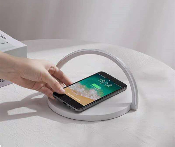 Home Desk Lamp Wireless Charging With Holder Home Multi-Function Bluetooth Speaker Mobile Phone Wireless Charging Dedside Night Light Mobile Phone Holder